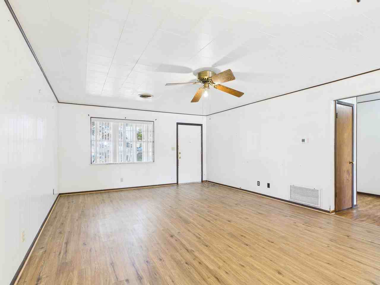 126 Northwest Drive - Photo 4 of 16