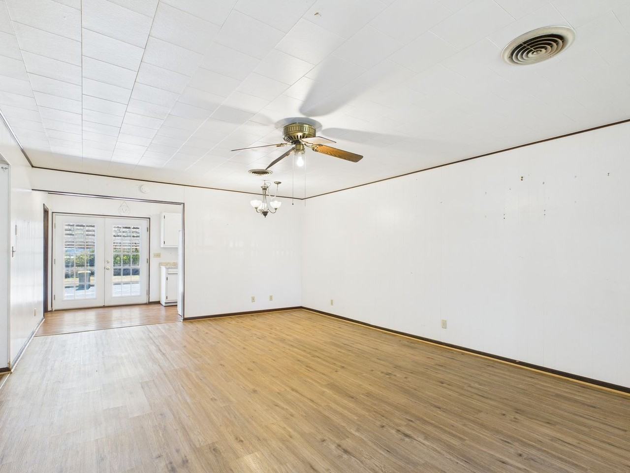 126 Northwest Drive - Photo 6 of 16