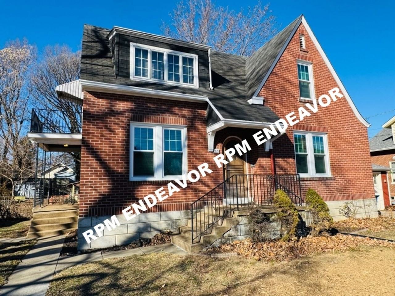 221 North Benton Avenue - Photo 2 of 27