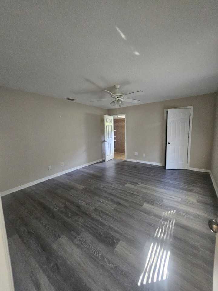 1427 Hayworth Road - Photo 5 of 13