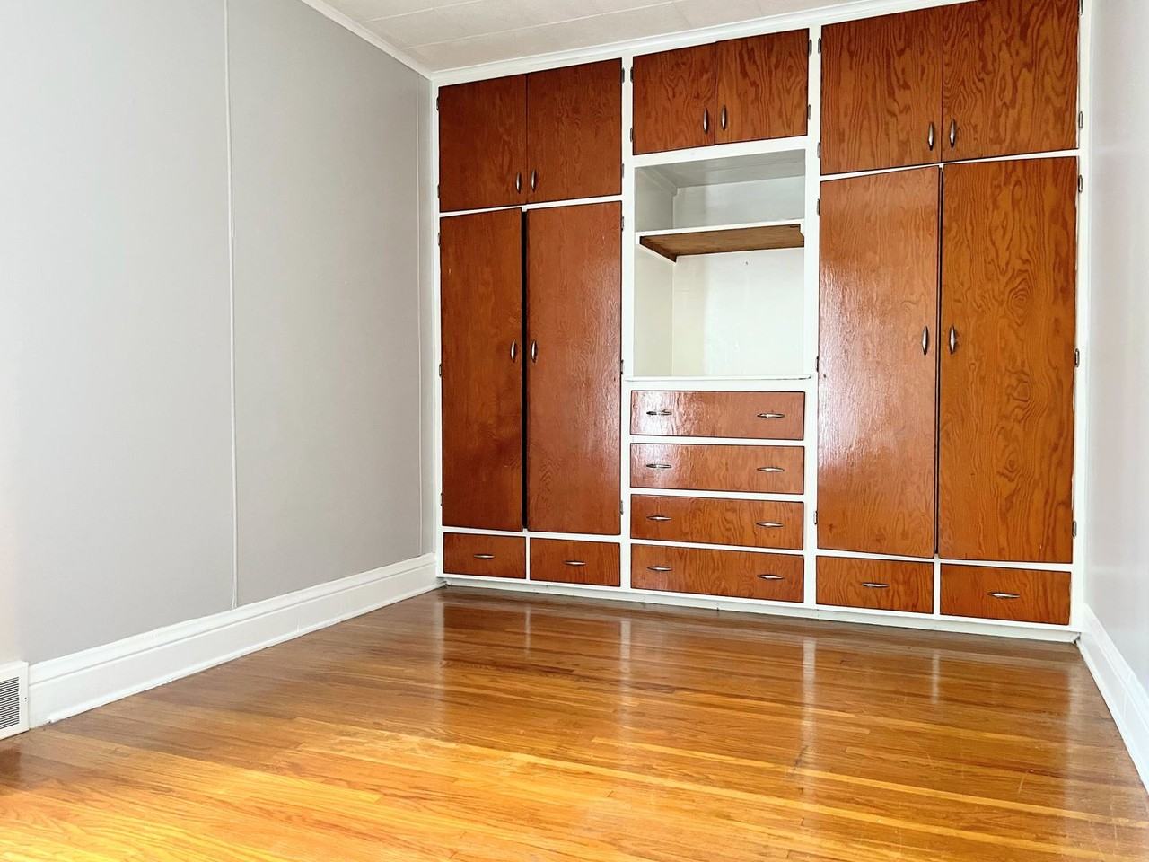 58 Gilbert Ave - Photo 4 of 13