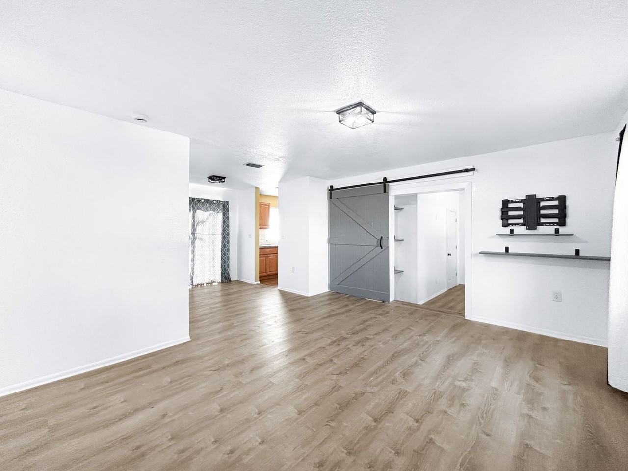 3684 14th Avenue Southeast - Photo 4 of 13