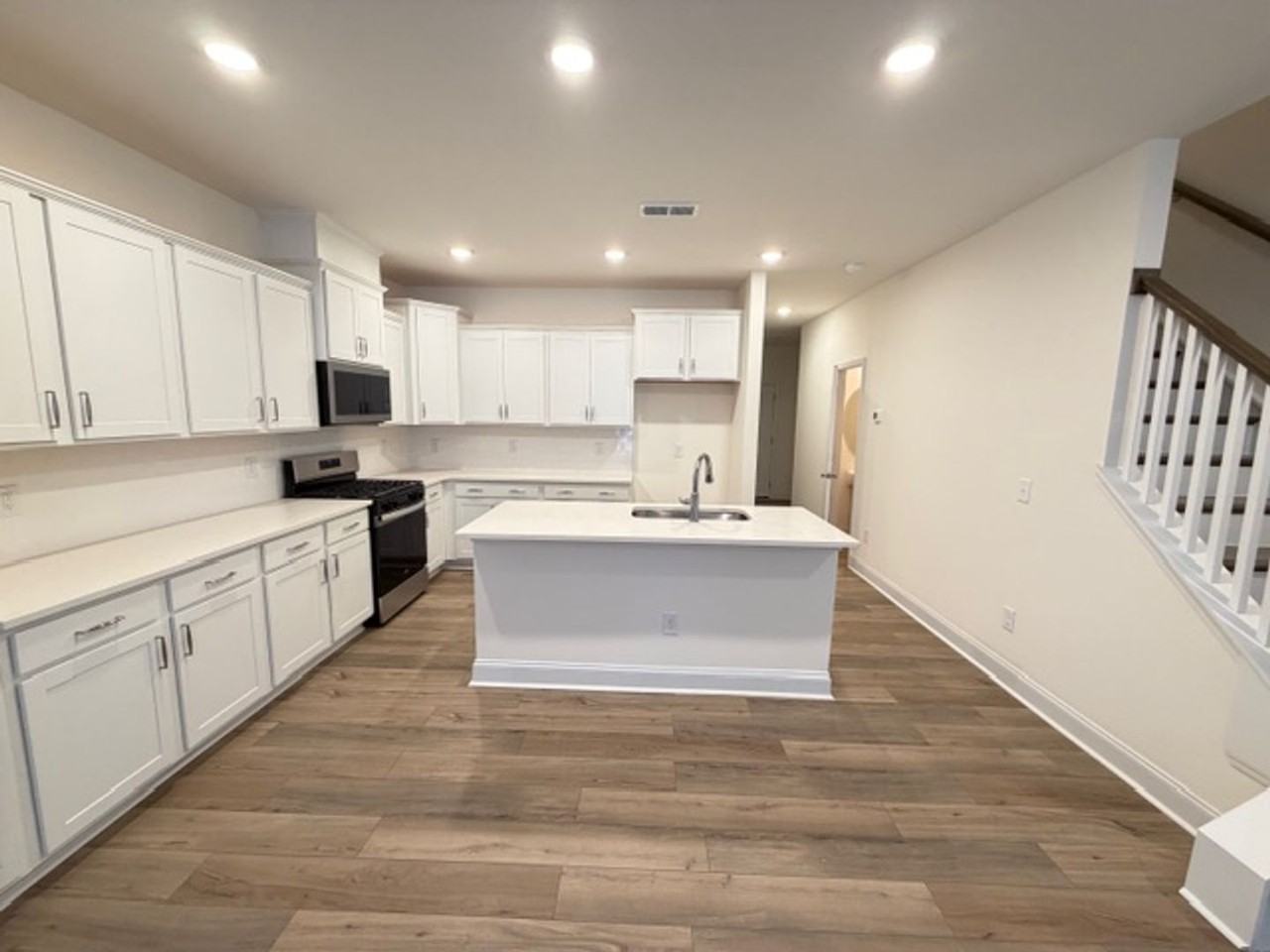 1218 Hammond Drive - Photo 3 of 20