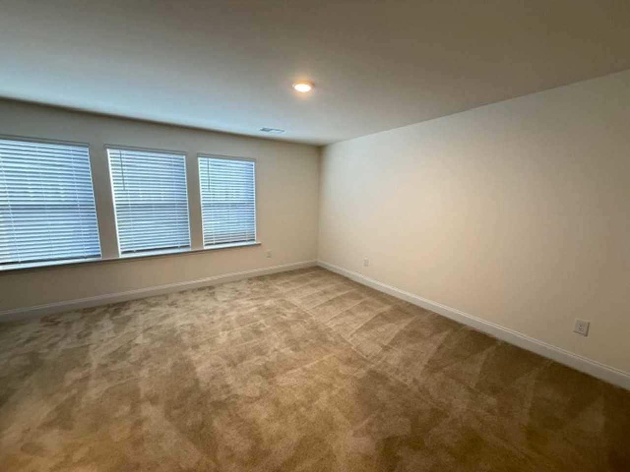 1218 Hammond Drive - Photo 7 of 20