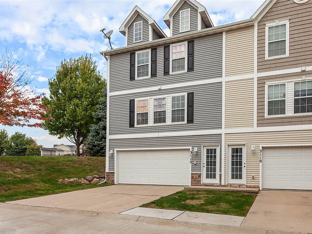 3112 Southwest Sharmin Lane - Photo 2 of 22