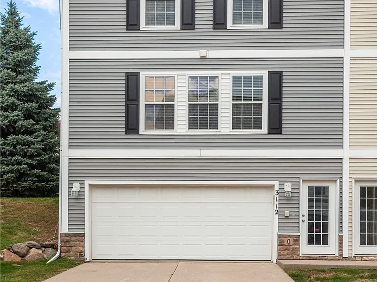 3112 Southwest Sharmin Lane - Photo 3 of 22