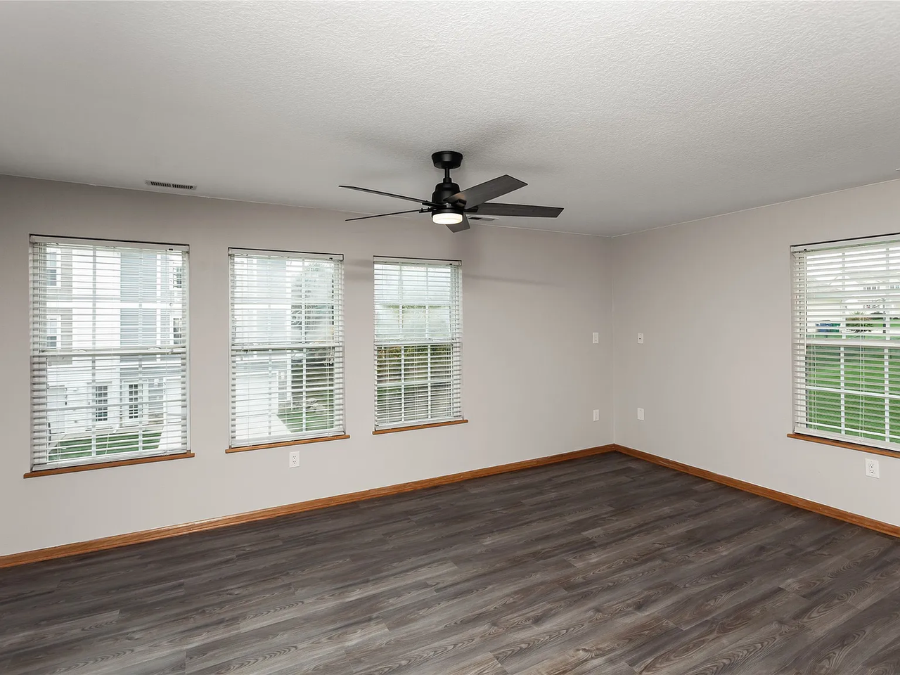 3112 Southwest Sharmin Lane - Photo 4 of 22