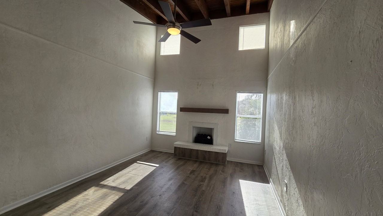 16202 Sandalwood Dr - Photo 6 of 27