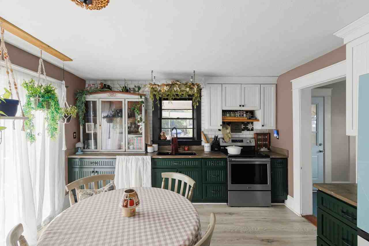 308 West Main Street - Photo 7 of 35