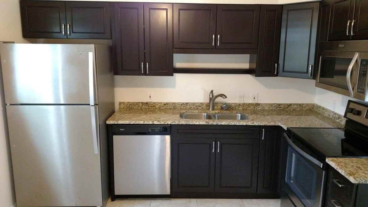 630 Southwest 7th Avenue #2 - Photo 3 of 10