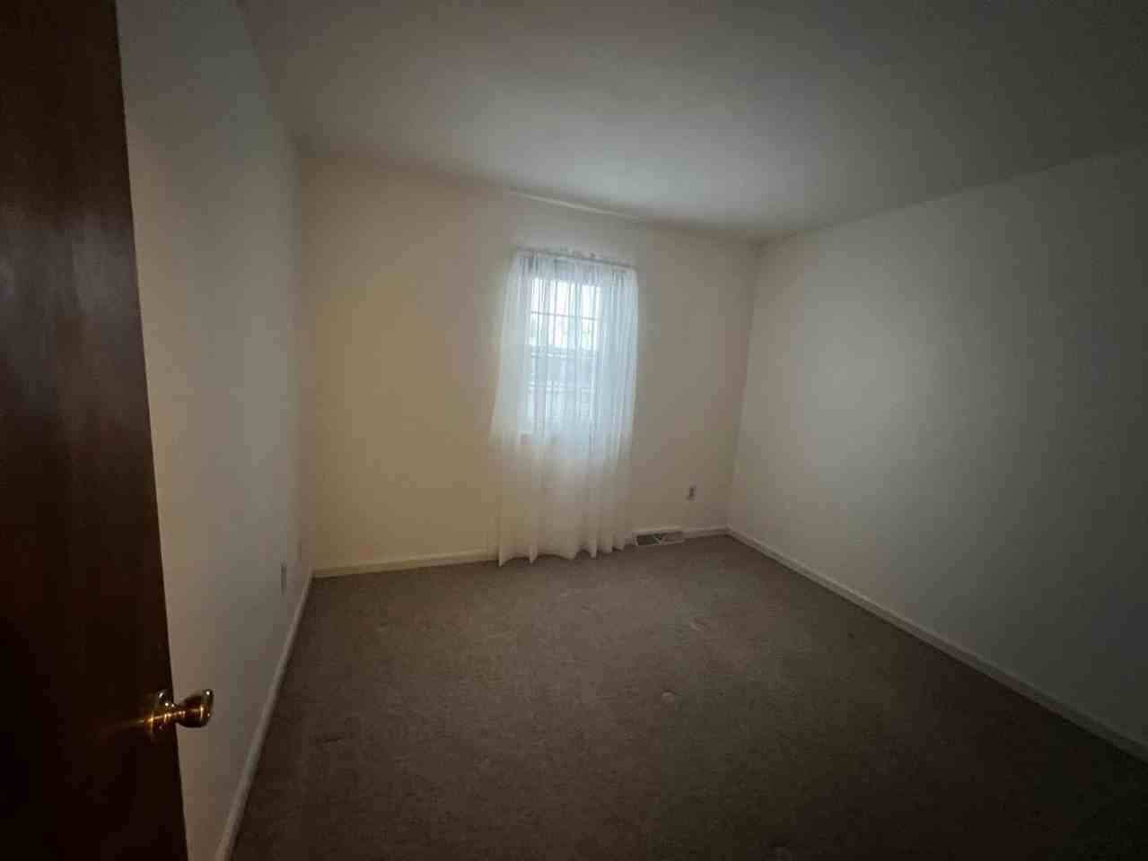 1914 Andre Court - Photo 5 of 18