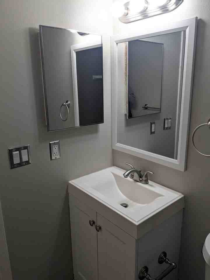 Crestview Estates 1 bedroom 1 bath lower level - Photo 4 of 10