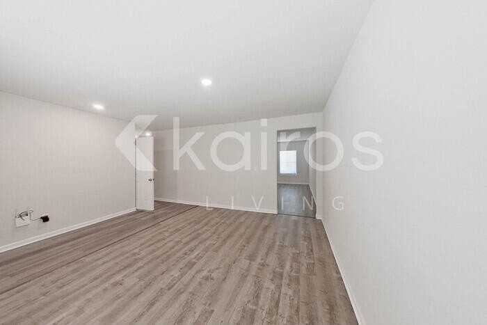 354 Common Reed Drive - Photo 6 of 35