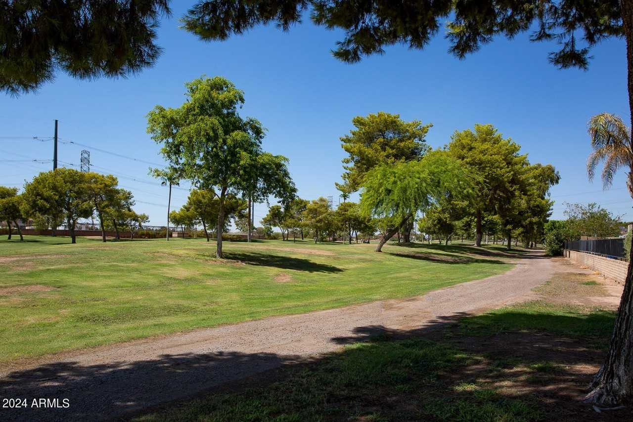 7232 La Rosa Drive - Photo 6 of 12