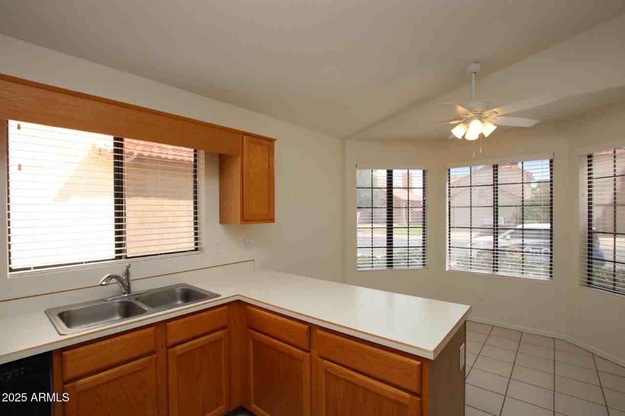 4520 E Wildwood Dr - Photo 5 of 22