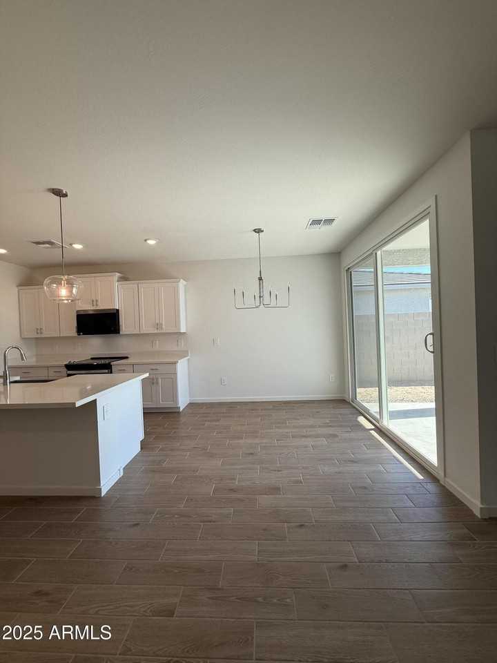 24433 W Grenadine Rd - Photo 6 of 15