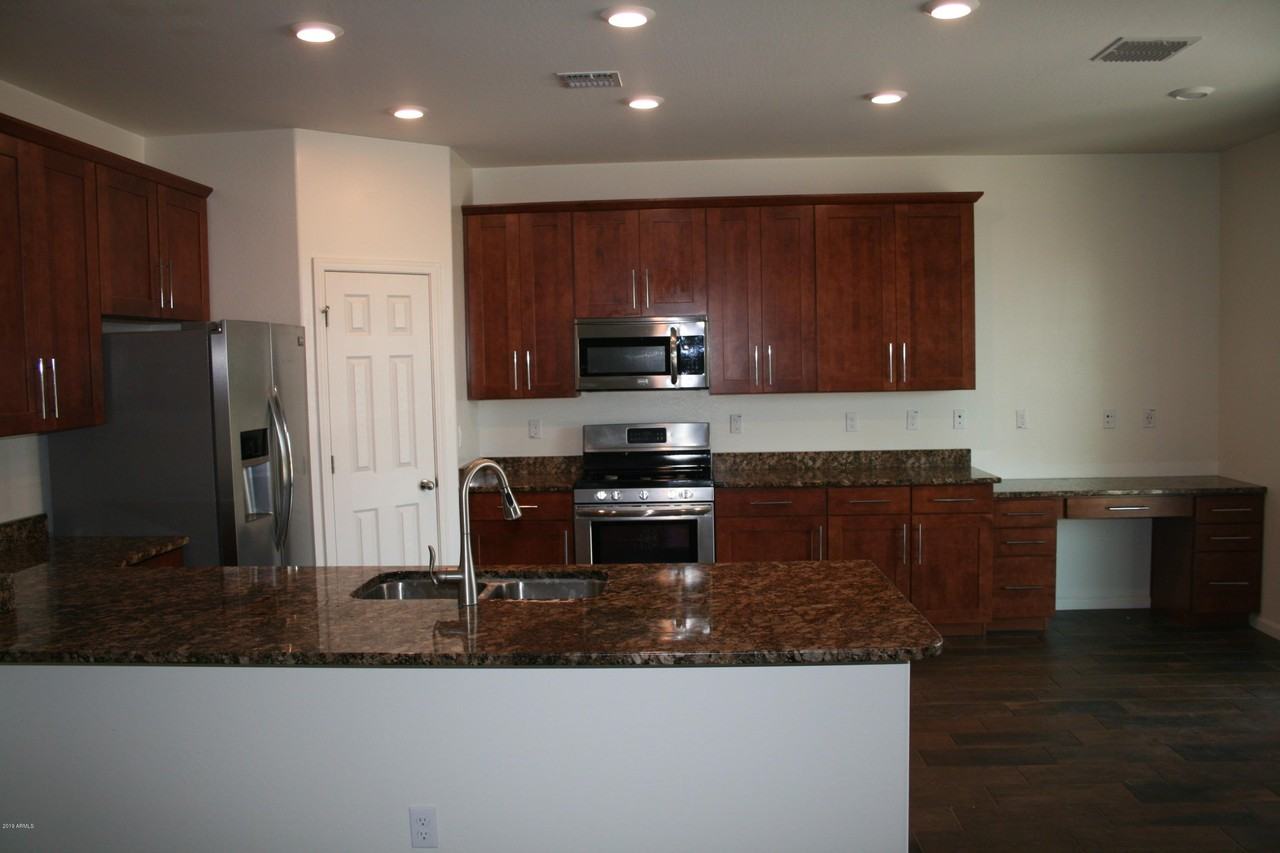 10765 West Bronco Trail - Photo 7 of 33