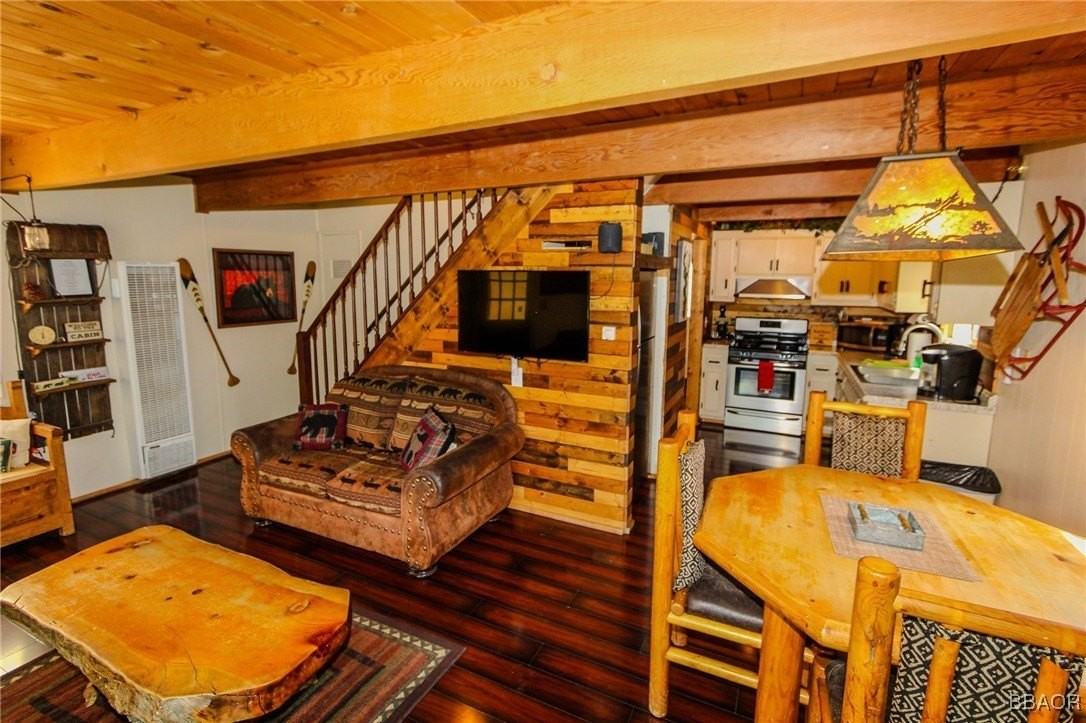 506 Deer Horn Dr - Photo 4 of 29