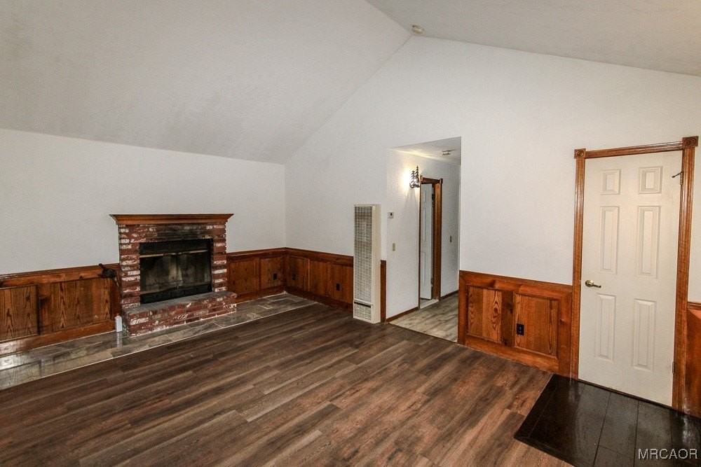 766 Spruce Lane - Photo 3 of 25