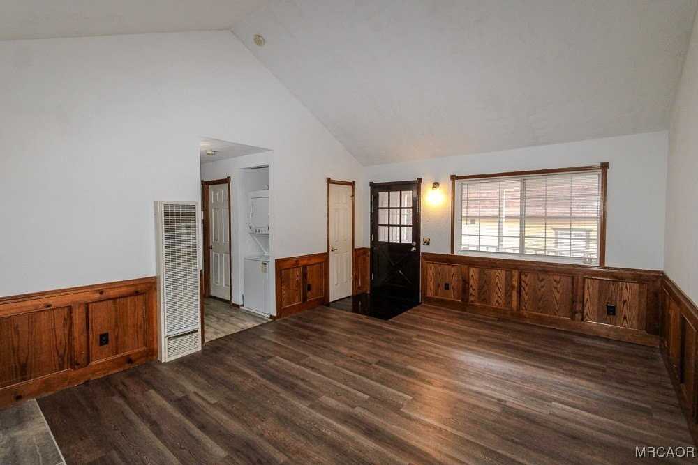 766 Spruce Lane - Photo 4 of 25