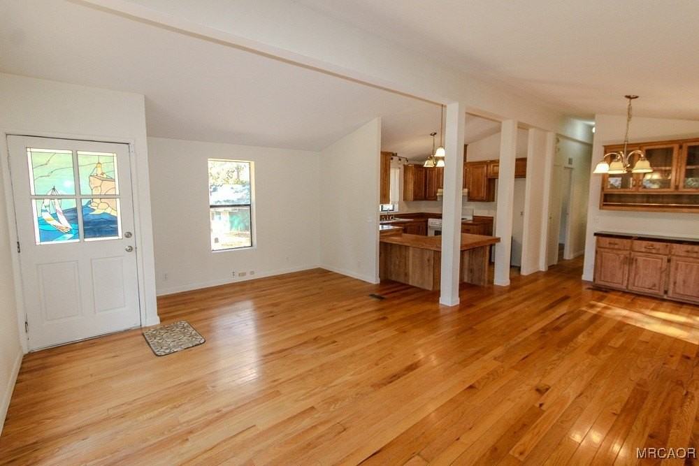 1197 Mitchell Ln - Photo 4 of 32