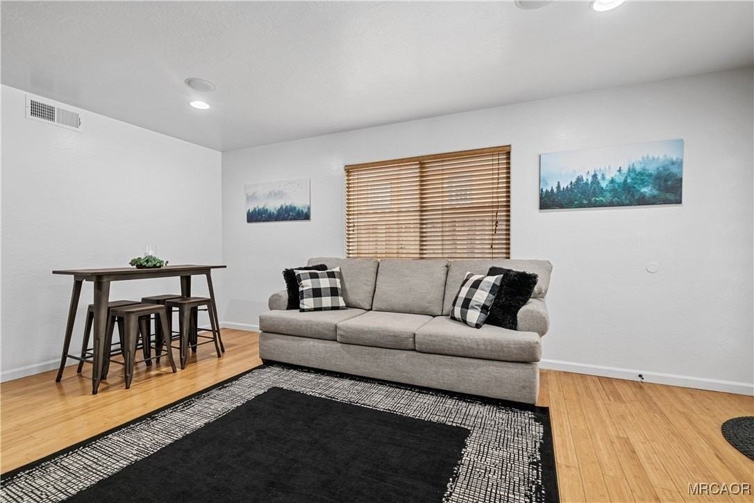 759 Los Angeles Ave - Photo 5 of 28