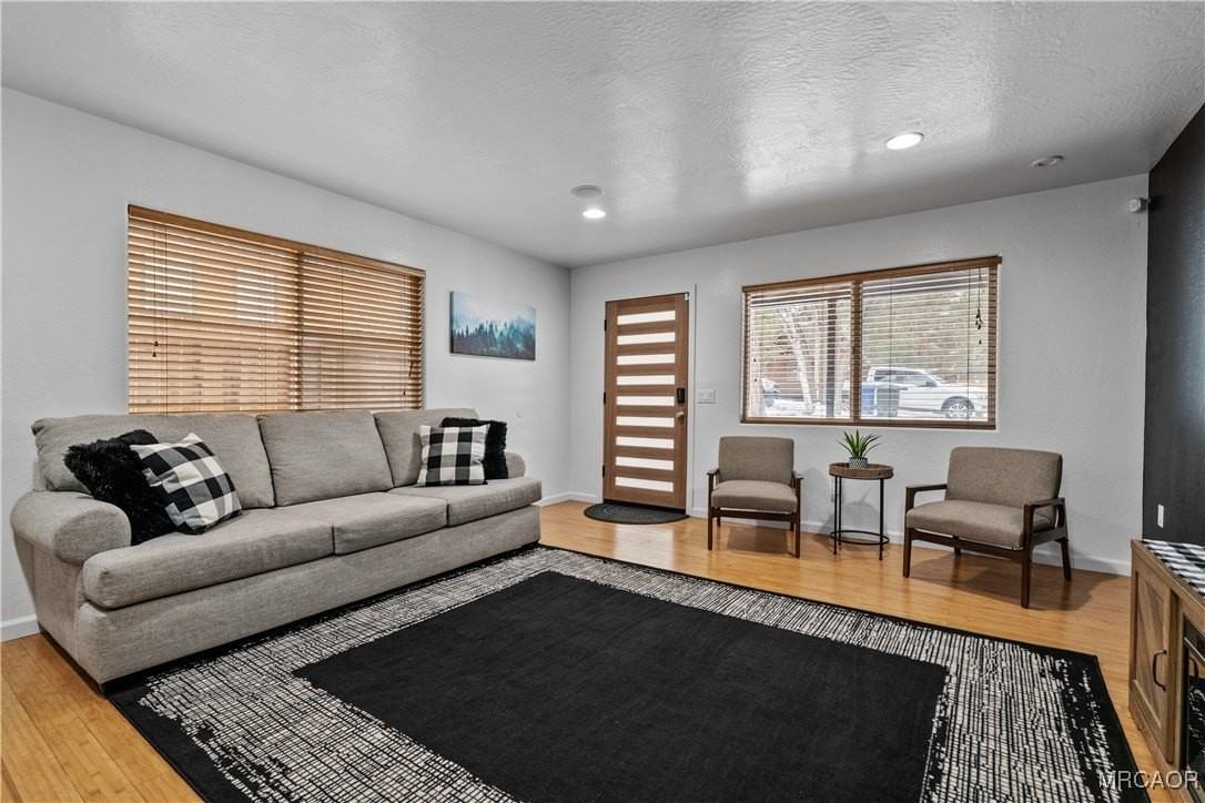 759 Los Angeles Ave - Photo 6 of 28