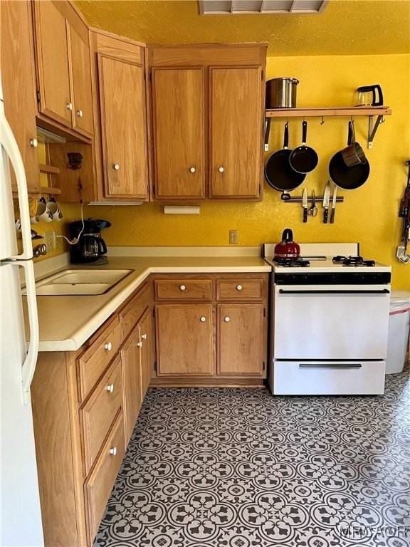 840 Elm St - Photo 2 of 5