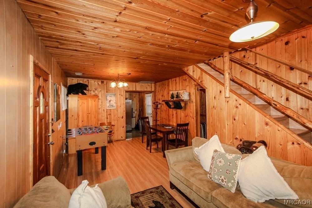 527 Wanita Ln - Photo 5 of 33