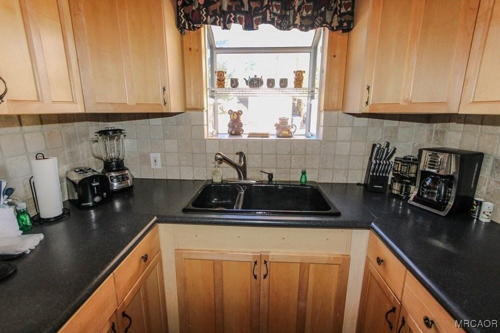 527 Wanita Ln - Photo 7 of 33