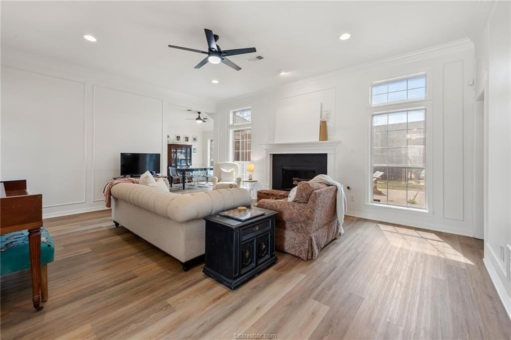 2312 Pioneer Trail South - Photo 3 of 28