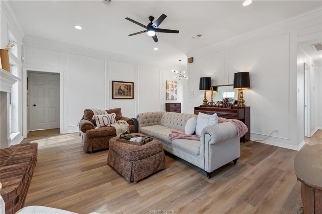 2312 Pioneer Trail South - Photo 5 of 28