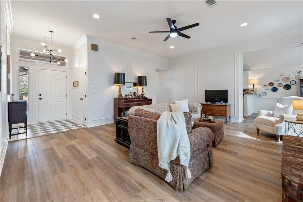 2312 Pioneer Trail South - Photo 7 of 28