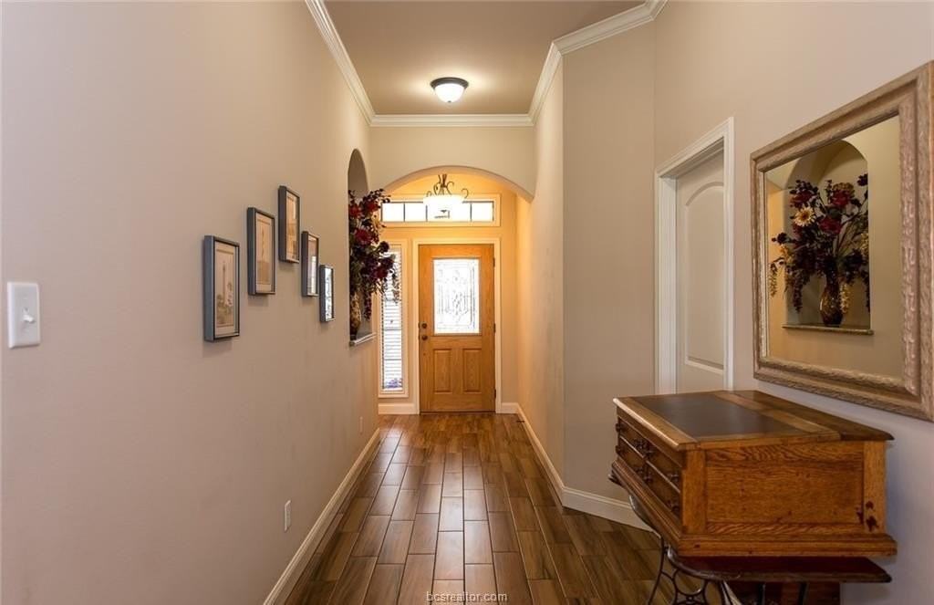 230 Passendale Lane - Photo 2 of 9