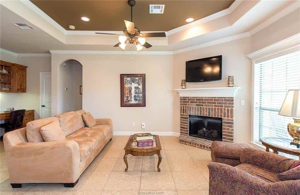 230 Passendale Lane - Photo 3 of 9