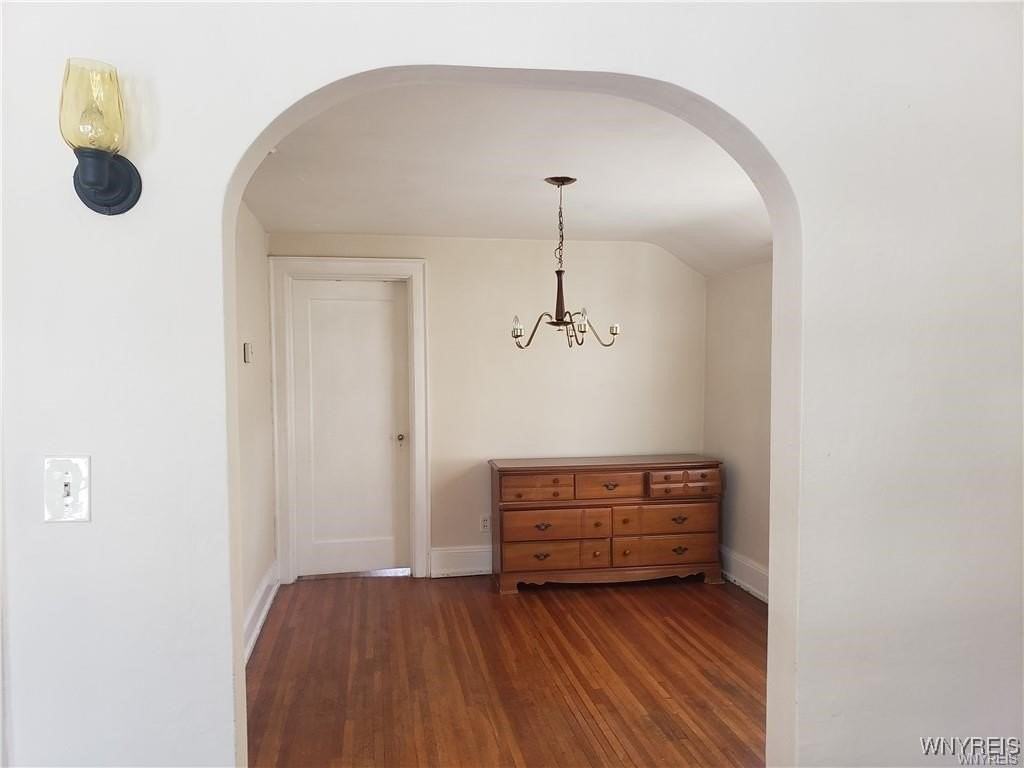 7 Beverly Avenue - Photo 3 of 14