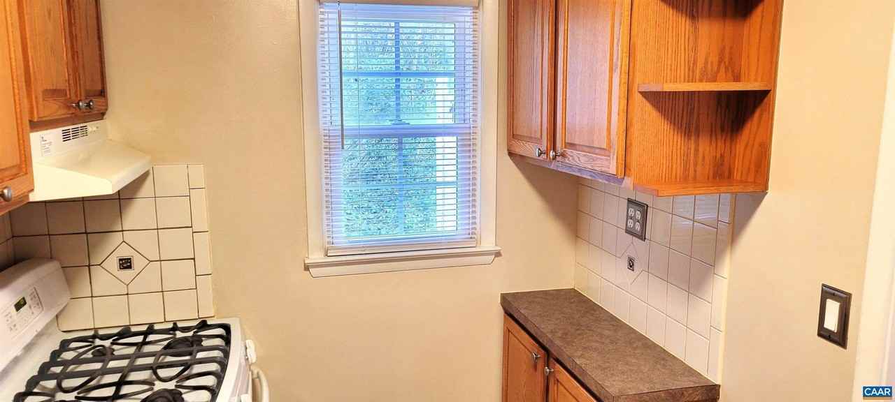 2527 Hydraulic Rd #1 - Photo 6 of 22