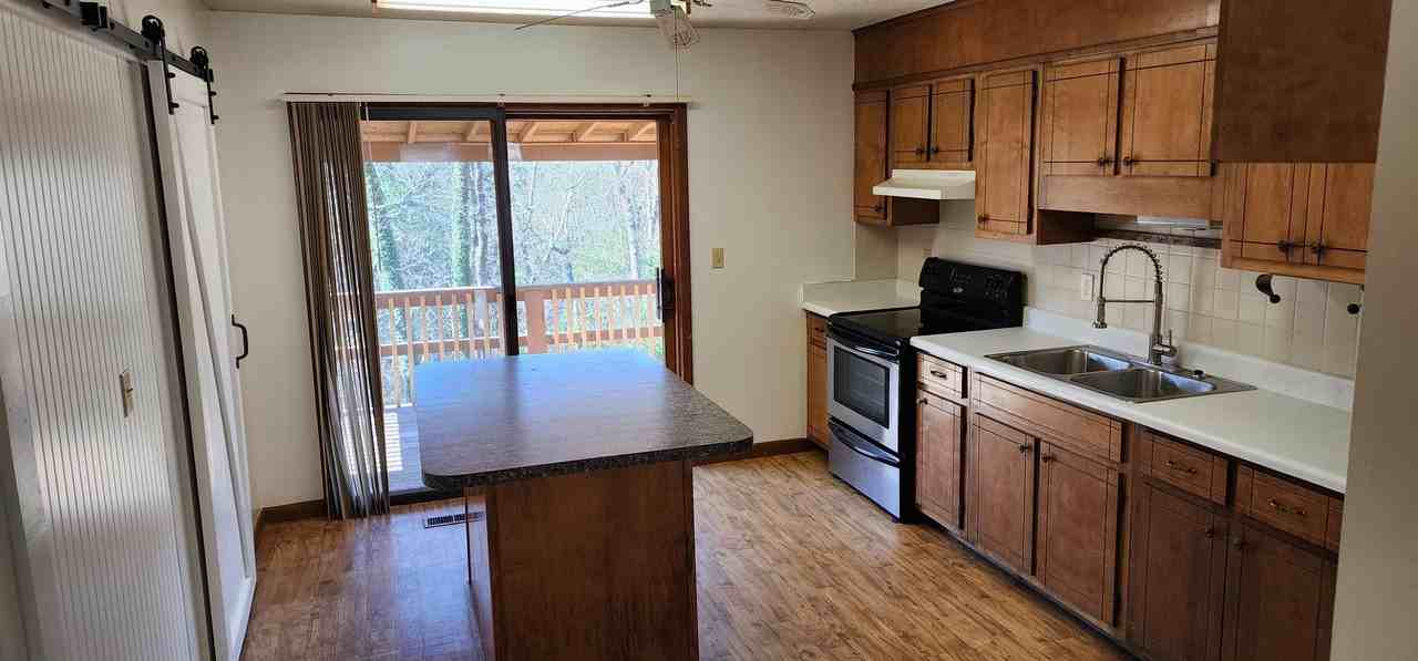 16 Arapaho Road - Photo 4 of 12