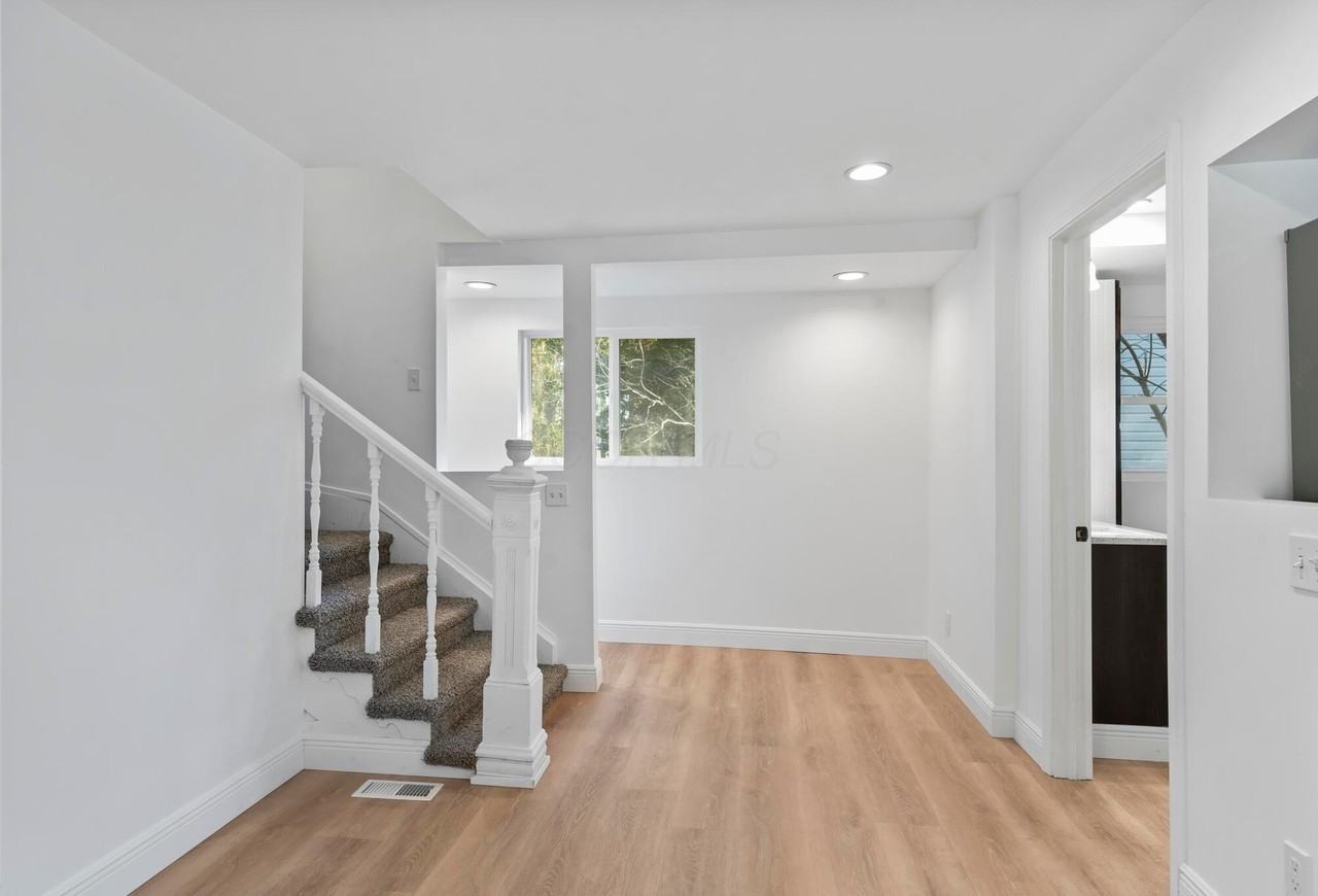 89 E Maple St - Photo 4 of 43