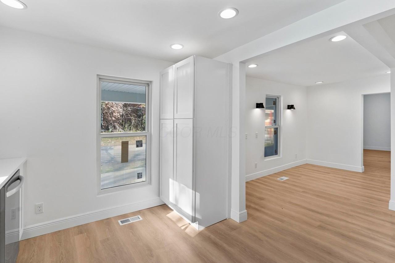 89 E Maple St - Photo 7 of 43