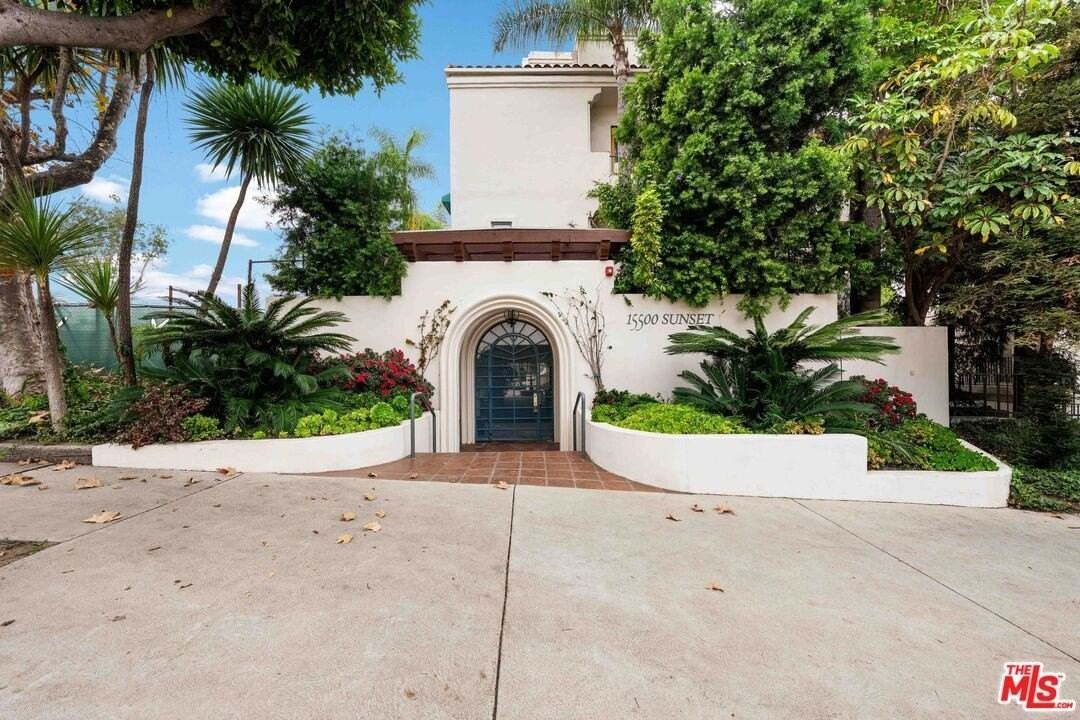 15500 West Sunset Boulevard #204