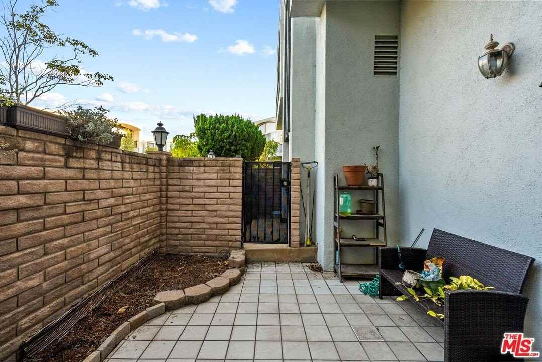 4771 La Villa Marina #G - Photo 6 of 35