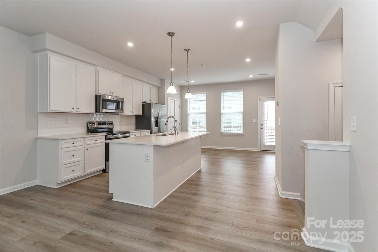 5038 Springarn Ct - Photo 4 of 47