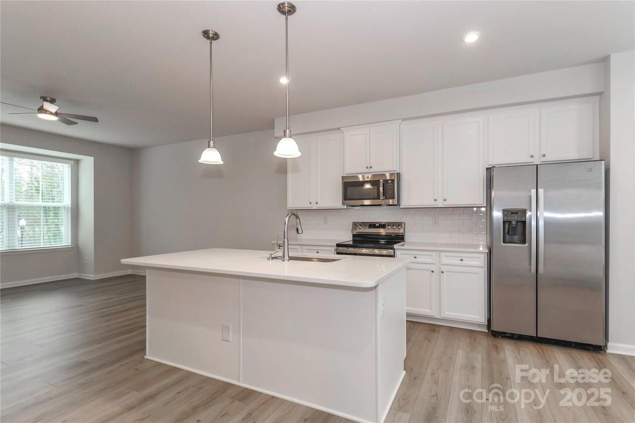 5038 Springarn Ct - Photo 5 of 47