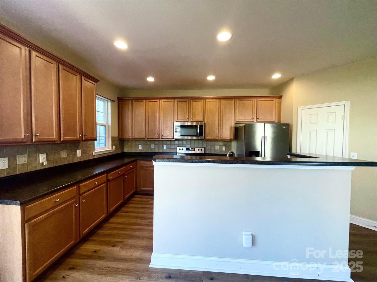 233 East Waterlynn Road - Photo 2 of 13