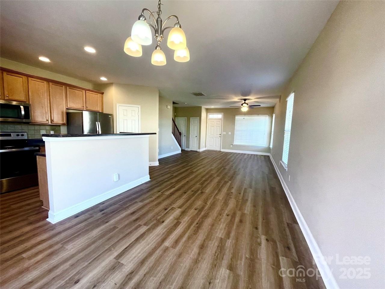 233 East Waterlynn Road - Photo 4 of 13