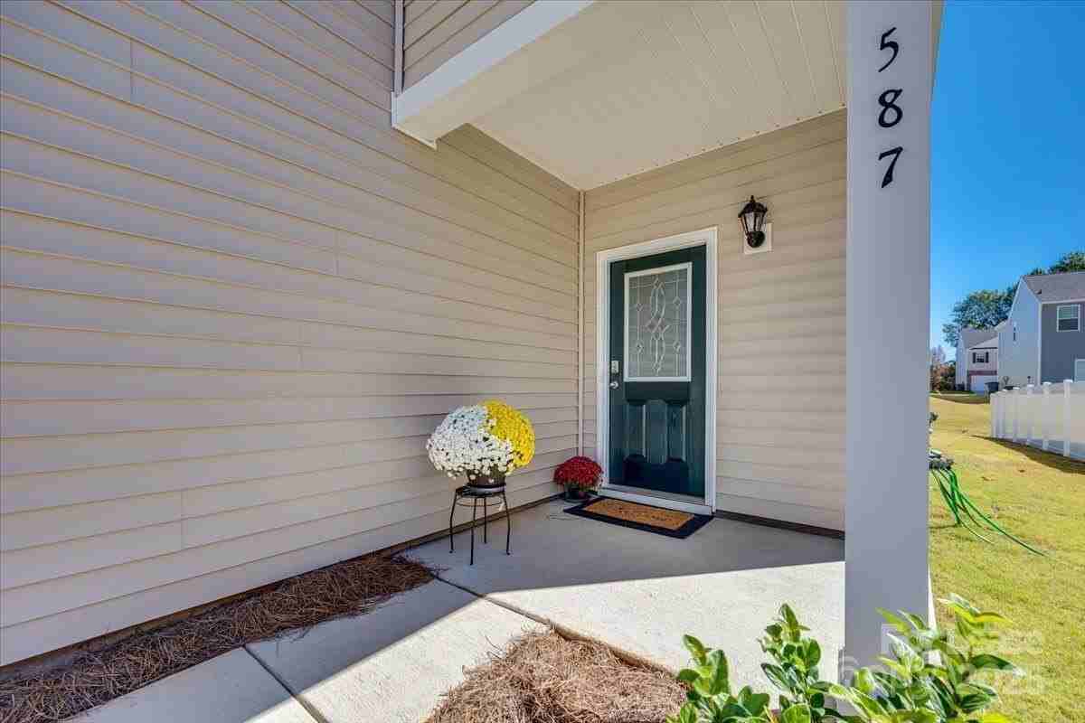 587 King Clover Ln - Photo 2 of 25