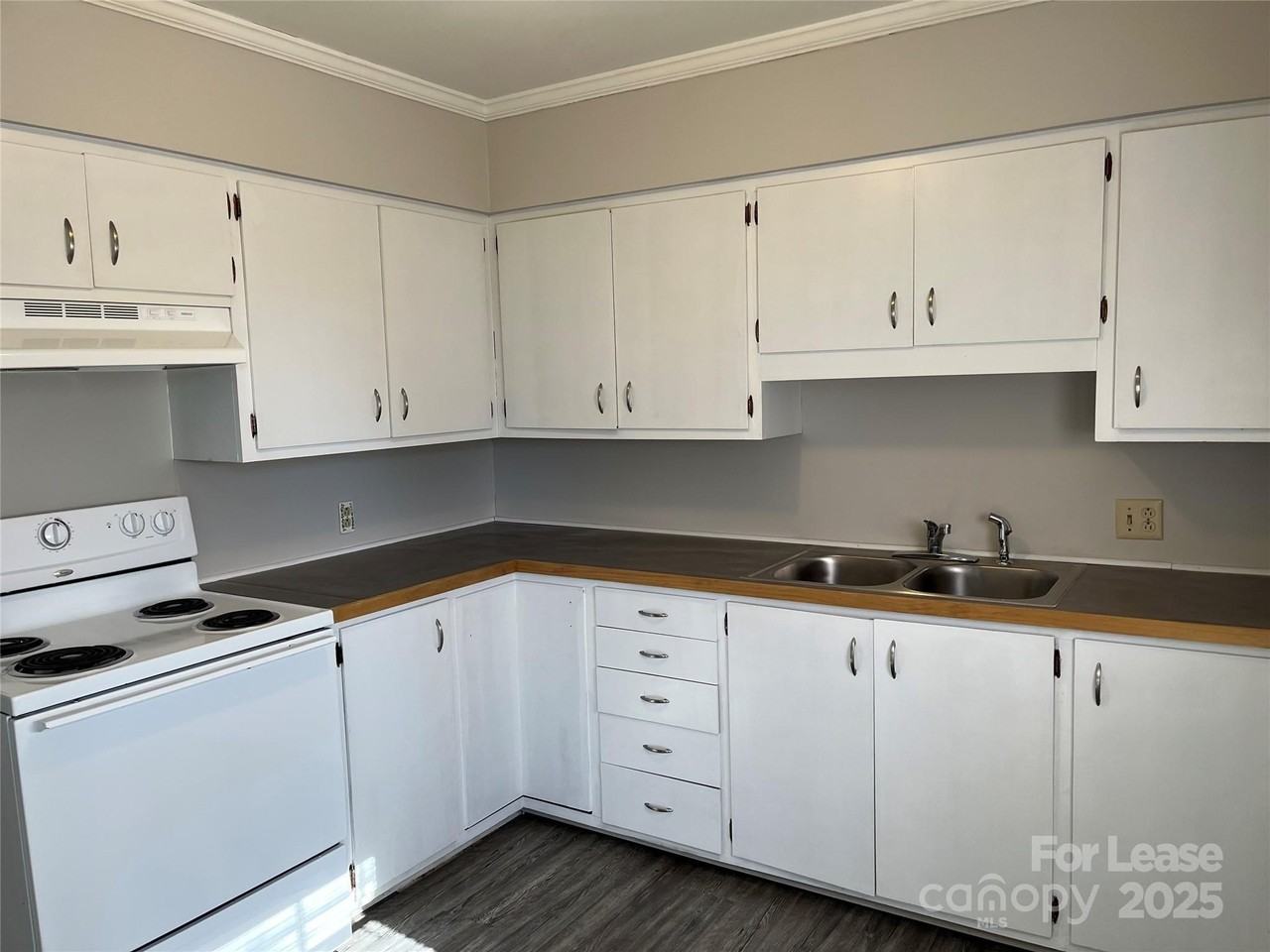 600 Montgomery Avenue #3 - Photo 4 of 9