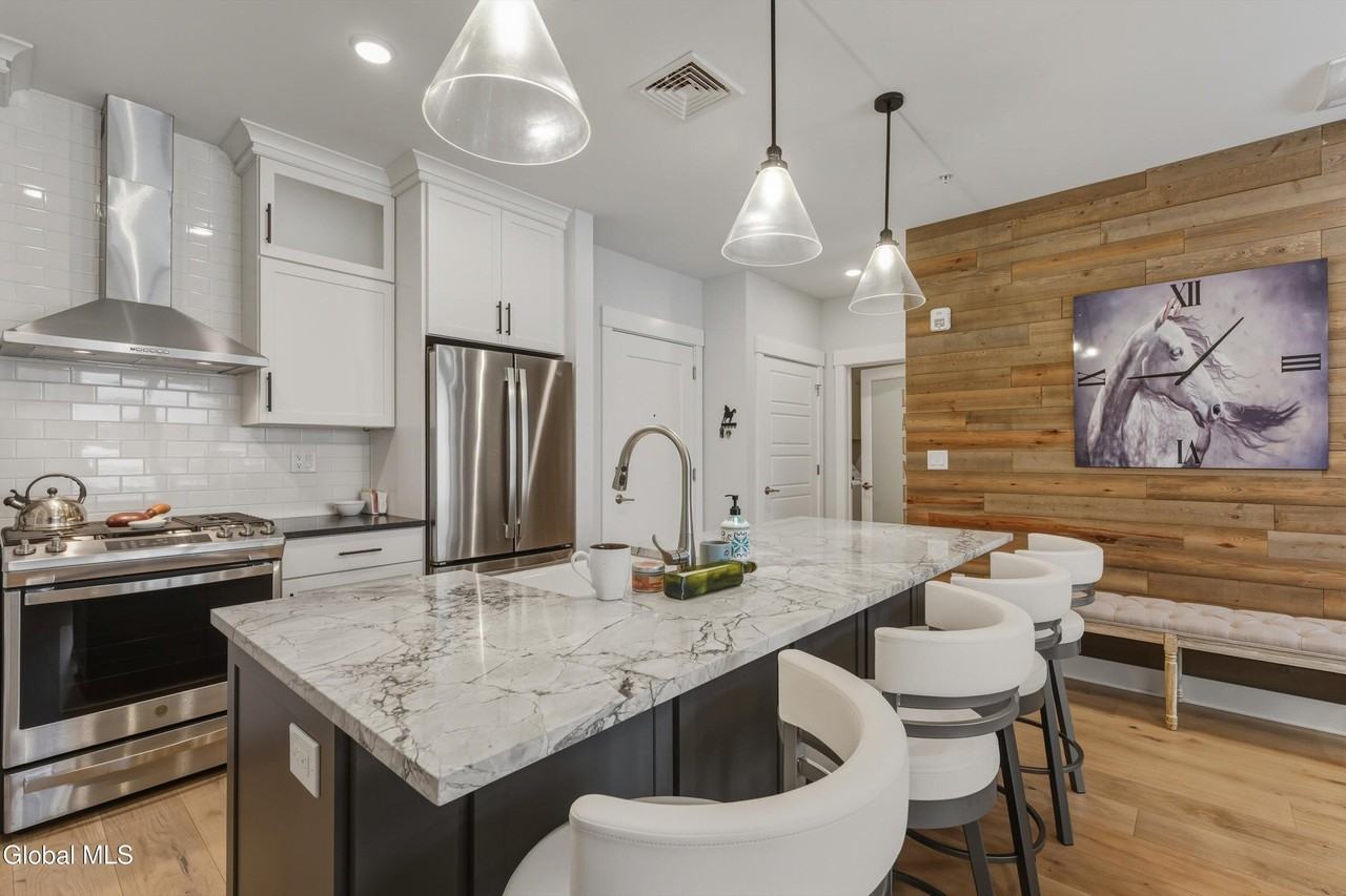 116 West Avenue #305 - Photo 4 of 22