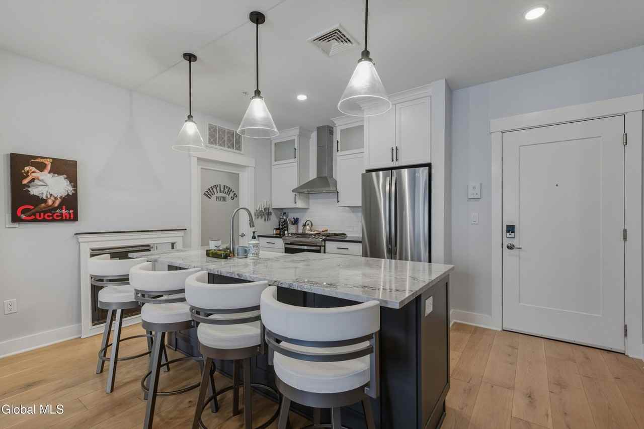 116 West Avenue #305 - Photo 5 of 22